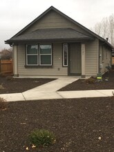 Building Photo - 1521 SW 36th Loop