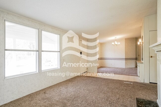 Building Photo - 1007 E River Rd