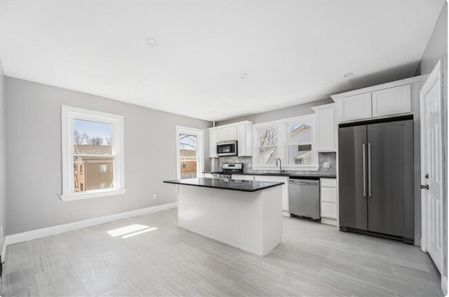 Foto del edificio - 105 Stamford Ave