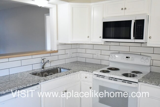 Foto del edificio - 912 S Edgebrook Ln