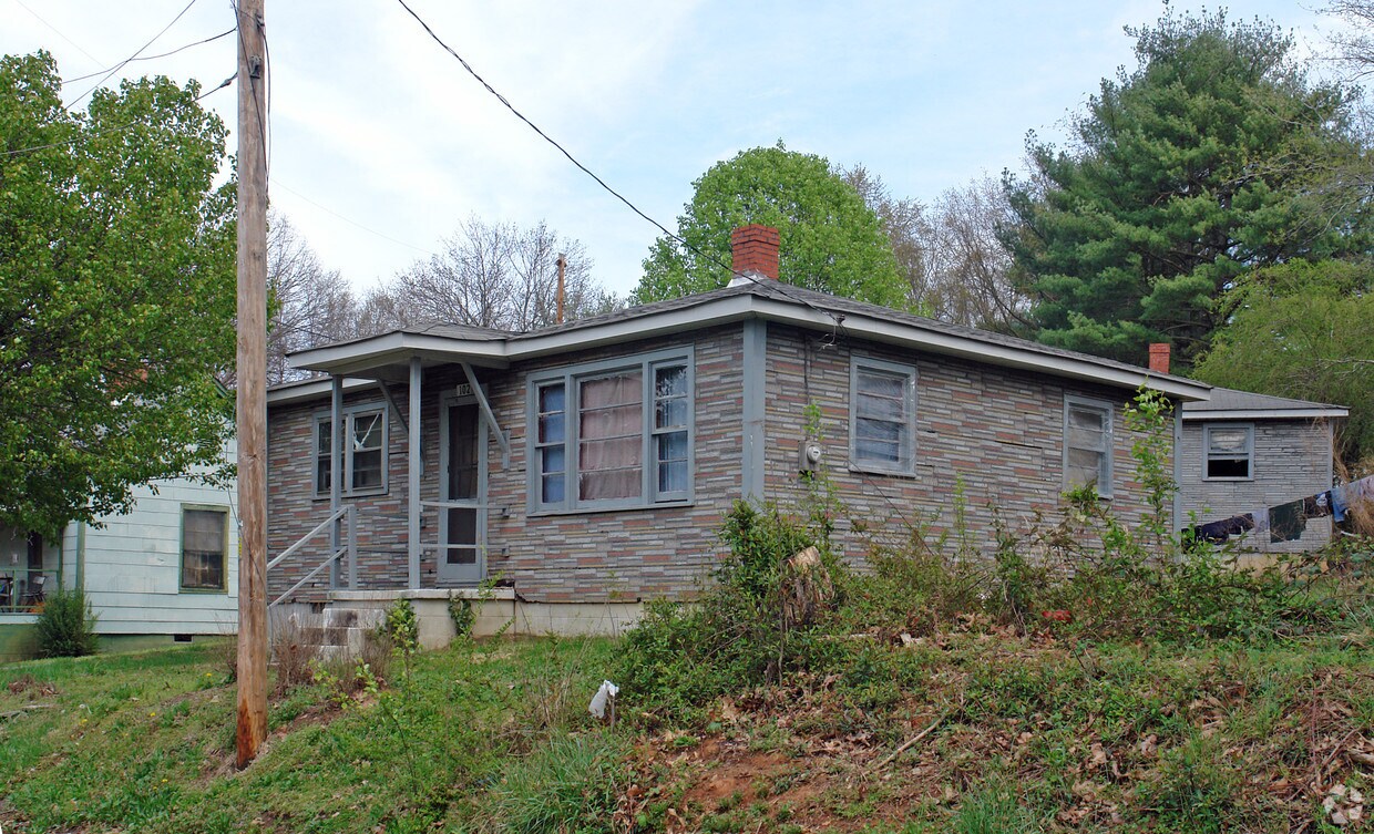 Building Photo - 106 4th St