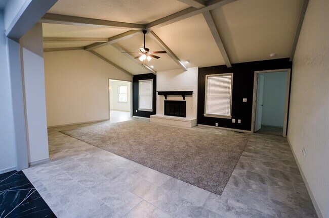 Building Photo - 3215 Woodsboro Dr