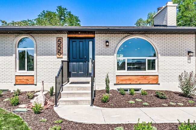 Building Photo - 555 E 9050 S