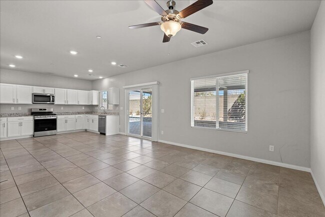 Foto del edificio - 7910 Diamond Sky Ave