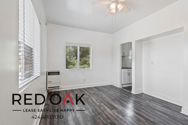 Foto del edificio - 250 Loma Dr