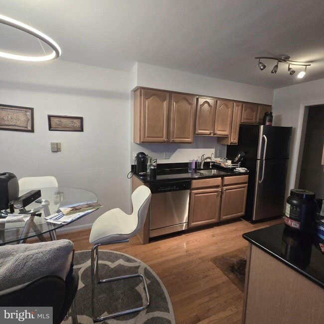 Foto del edificio - 3336 Spring Ln