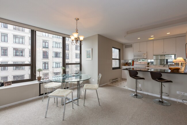 Foto del edificio - 1313 N Ritchie Ct