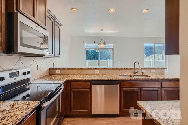 Foto del edificio - 7615 NE 60th Way