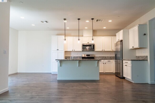 Foto del edificio - 21236 Grapevine Dr