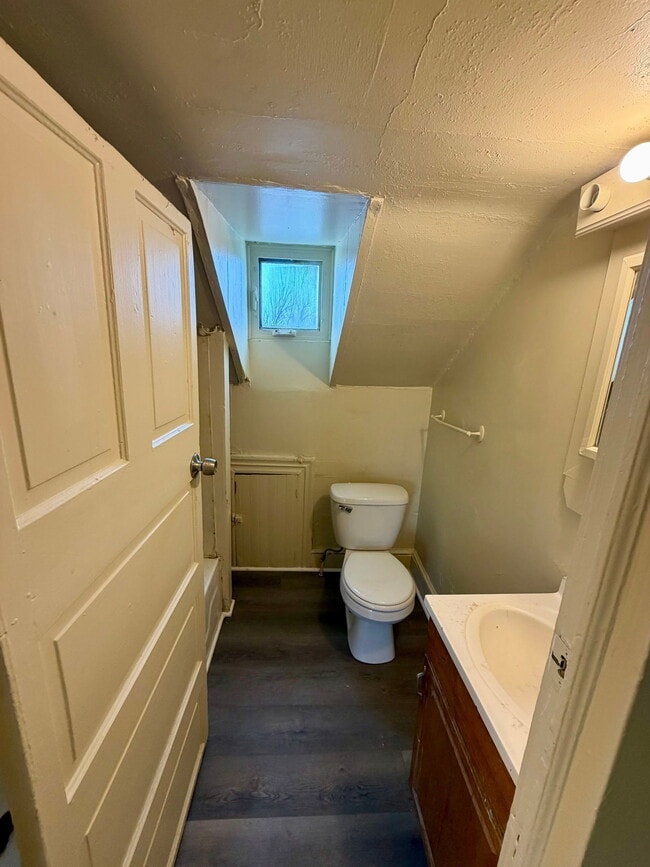 Foto del edificio - 230 Crystal St