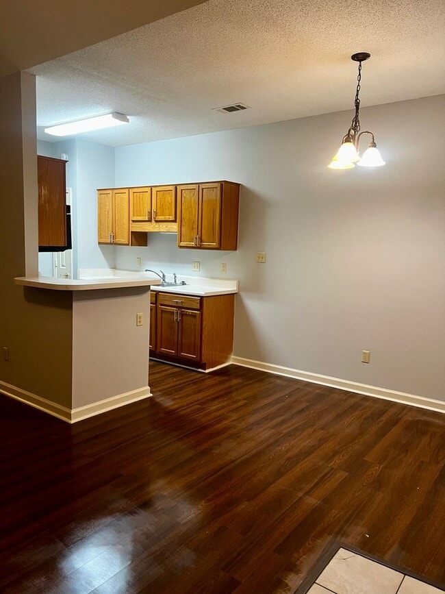 Foto del edificio - 1271 Brady Hollow Ln