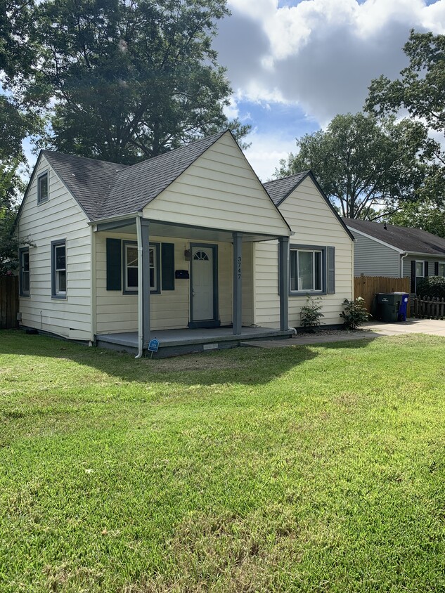 Foto principal - 3747 Atterbury St