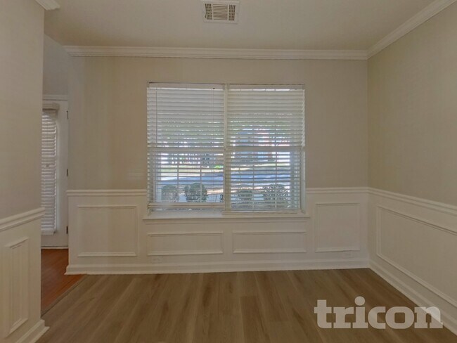 Building Photo - 2880 Chilhowee Dr