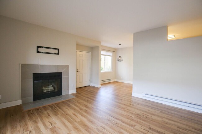 Foto del edificio - Modern and Clean 2 Bed 2 Bath Condo in Ric...