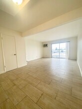 Building Photo - 16046 Wyandotte St
