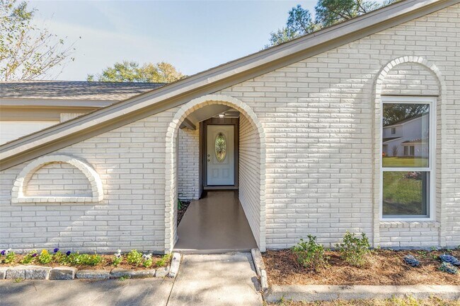 Building Photo - Spring Branch Stunner – Light, Bright & Ju...