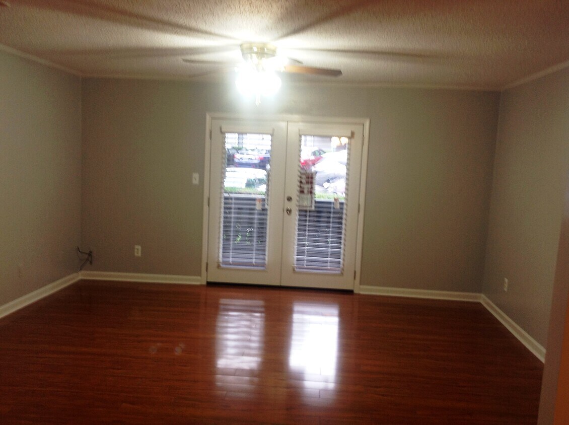 400 Woodland Dr Unit 400, Birmingham, AL 35209 Condo for Rent in