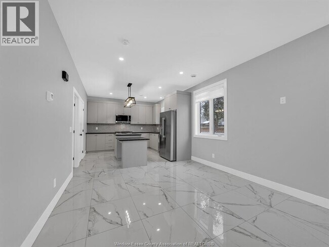 Building Photo - 298 George St