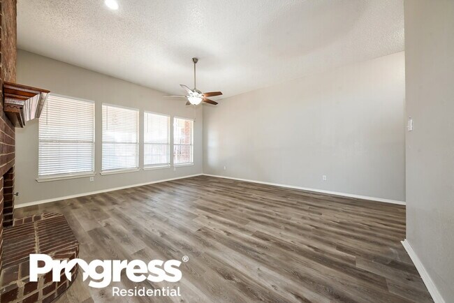 Foto del edificio - 2612 Creek Crossing Rd