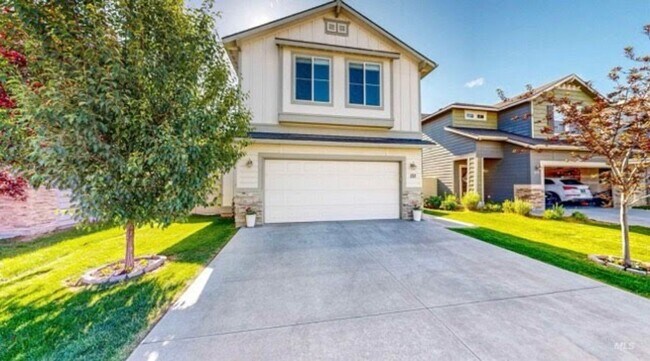 Foto del edificio - Modern 4-Bedroom Home in Meridian – Spacio...