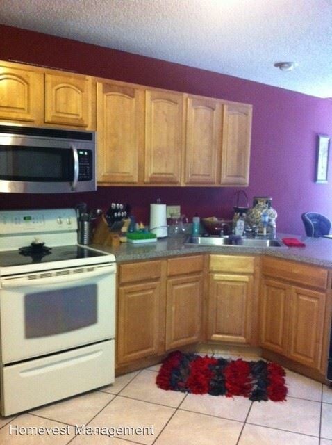 Foto del edificio - 4 br, 2.5 bath House - 6611 Piccadilly Lane