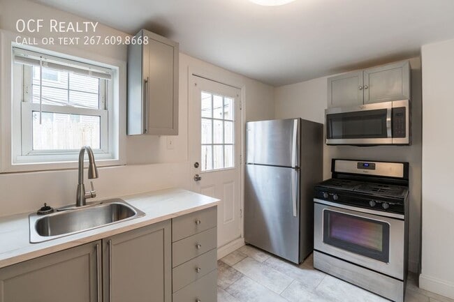 Building Photo - 1406 S Bouvier St