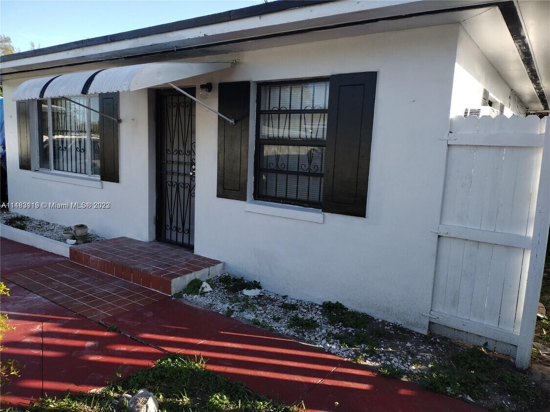 Foto principal - 810 NW 96th St