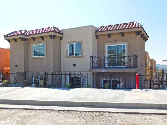Foto del edificio - Tujunga Canyon, 10211-10215