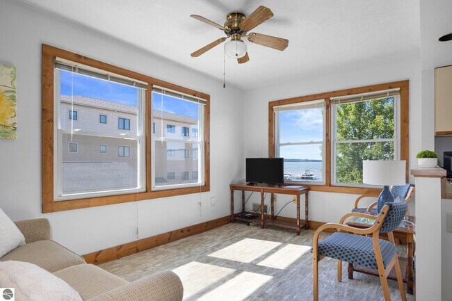 Foto del edificio - 1897 US-31