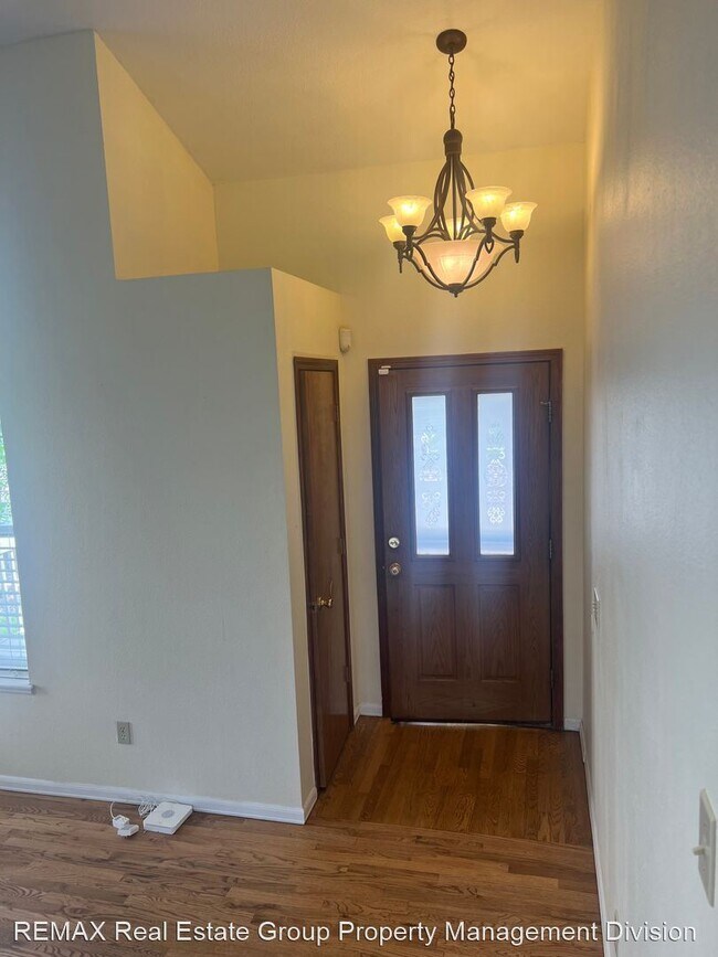 Building Photo - 5 br, 3.5 bath House - 1312 Coolcrest Drive