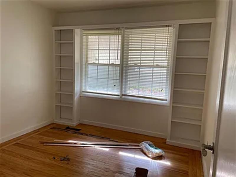 Building Photo - For Rent