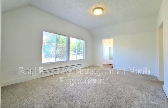 Building Photo - 2626 Rucker Ave