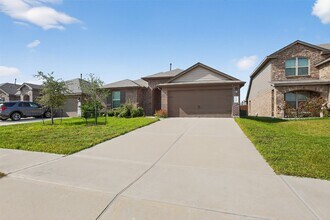 Building Photo - 3310 Sumac Dr