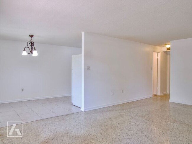 Foto del edificio - 1121 Eastin Ave