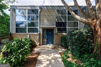 Building Photo - 400 Village Pkwy