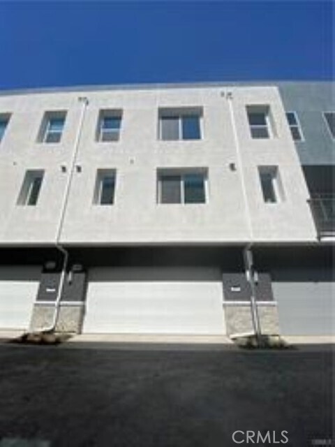 Building Photo - 177 Steely