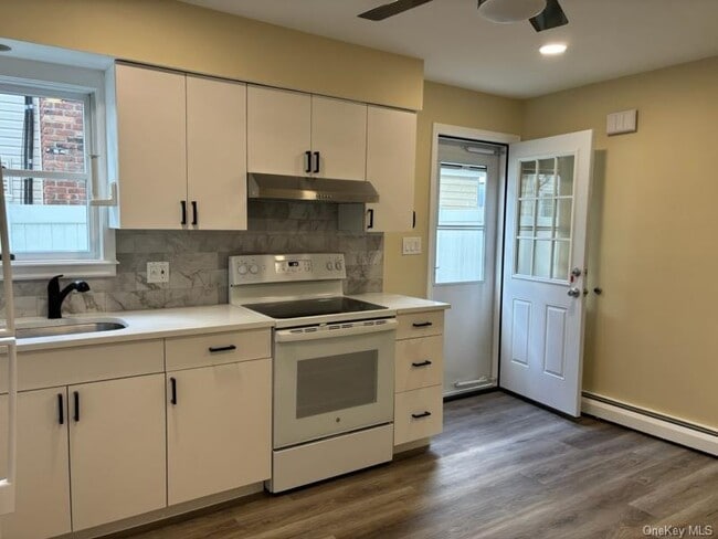 Building Photo - 2455 Bellmore Ave