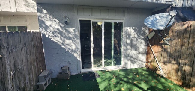 Foto del edificio - First two weeks for approved applicant.