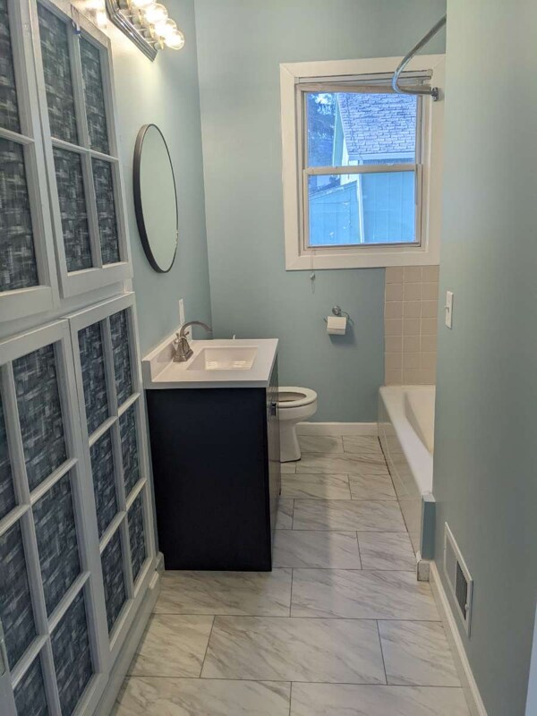 Foto principal - 230 Lynn Rd SW