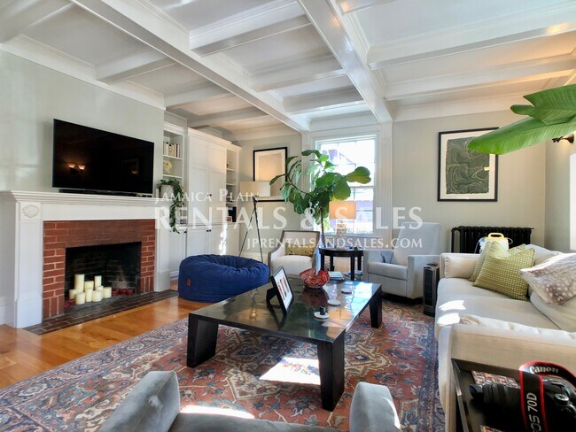 Foto del edificio - 258 Pond St