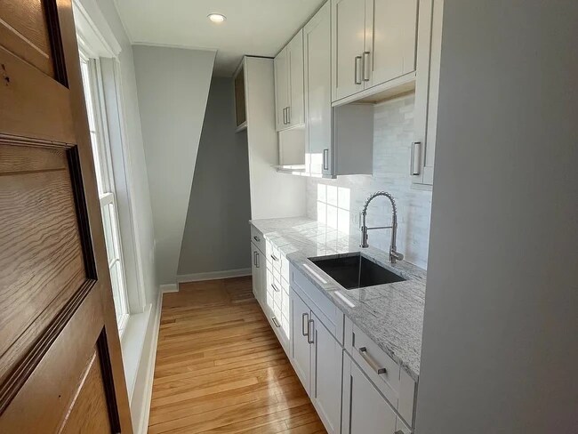 Foto del edificio - 460 Burncoat St