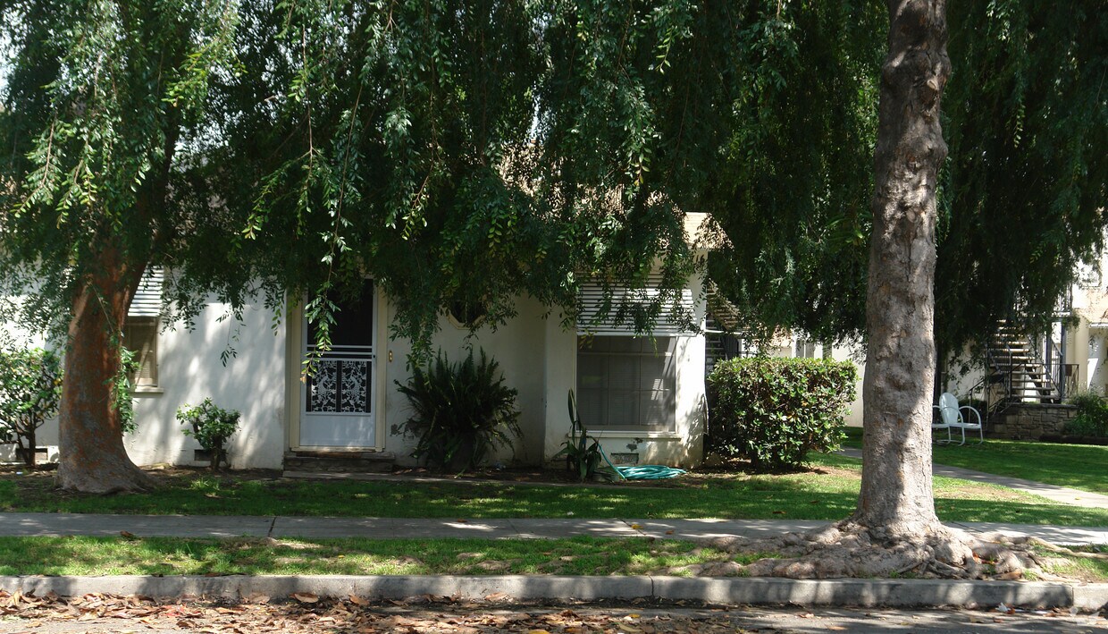 Foto del edificio - 716 Brent Ave