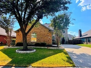 Building Photo - 8339 Davis Dr