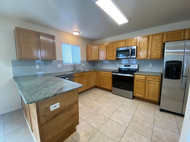 Foto del edificio - 3 Bedroom 2 Story in Millers Crossing