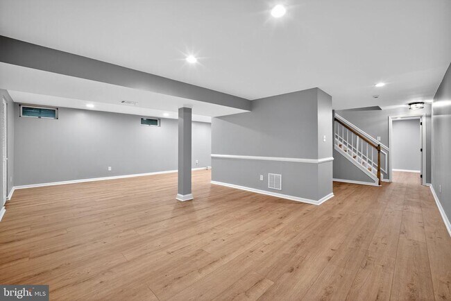 Foto del edificio - 6157 Ridgemont Dr