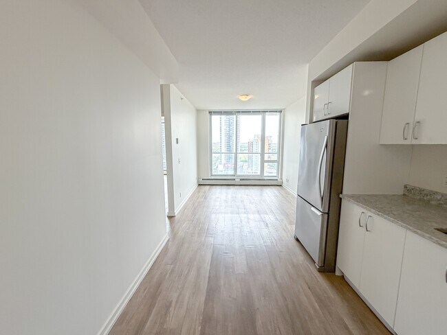 Photo du bâtiment - 450-458 8 Ave SE