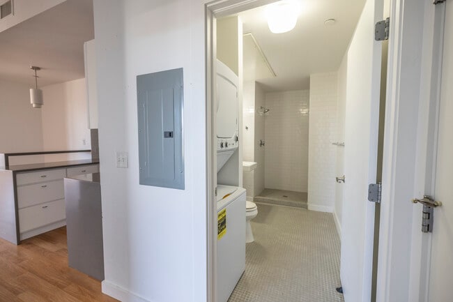 Building Photo - Prospect Apartments with Pro Gym Access