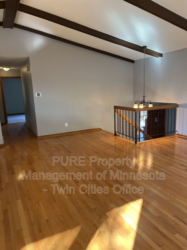 Building Photo - 10025 Beard Ave S