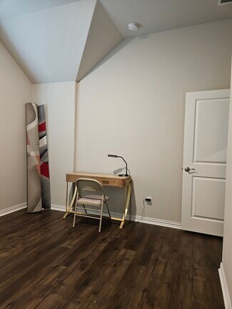 Building Photo - 3505 Chapman Cir