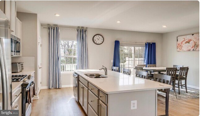 Building Photo - 14489 Dolce Ln